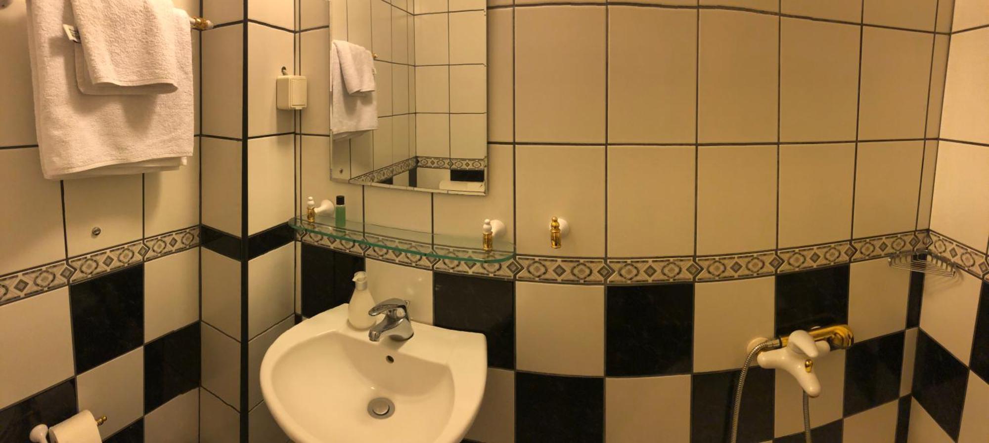 Chola Guest House 比托拉 外观 照片