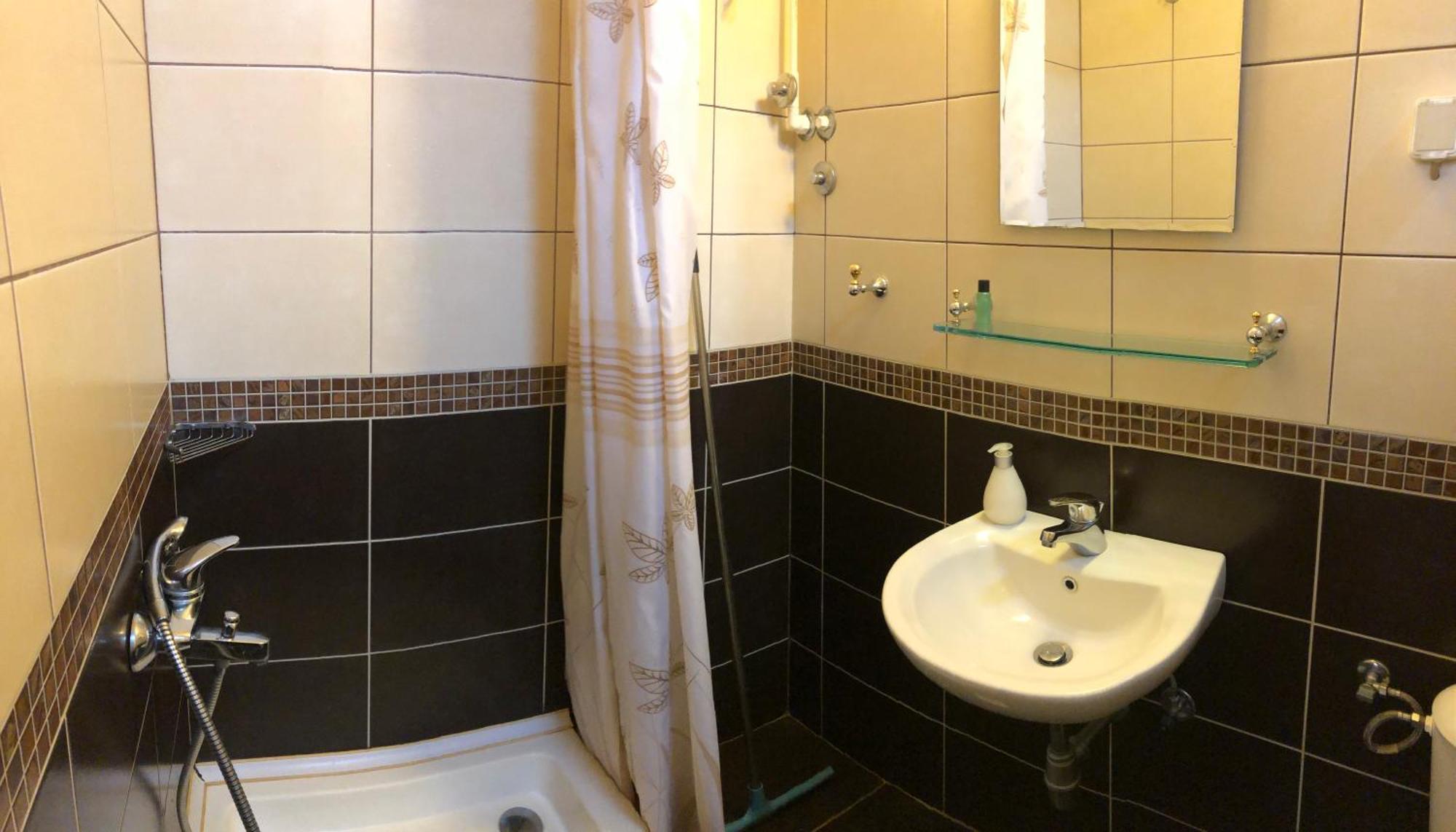 Chola Guest House 比托拉 外观 照片