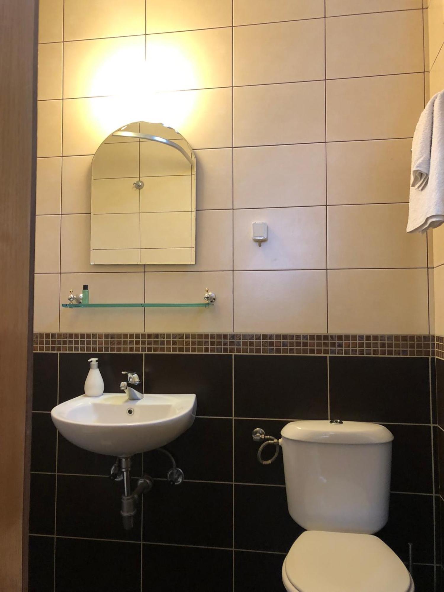 Chola Guest House 比托拉 外观 照片
